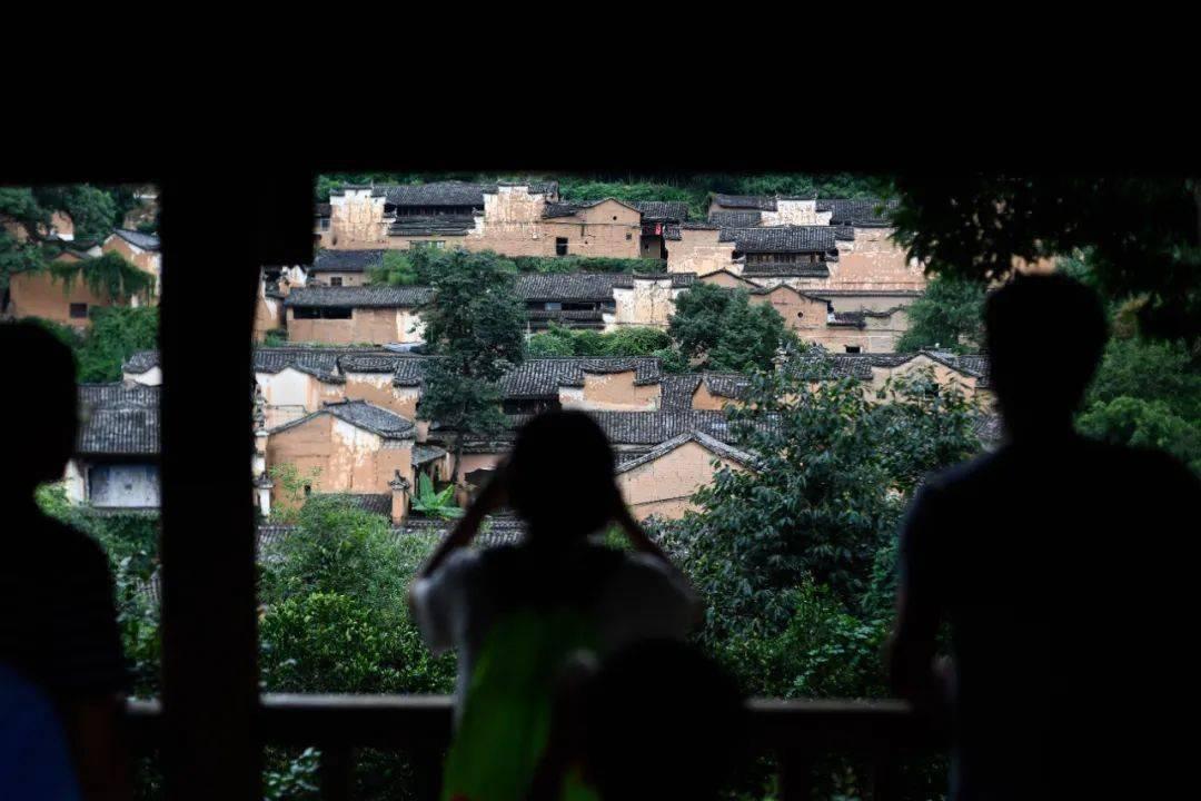 代表委员风采录|熊兆美代表：以非遗文化传承助力乡村振兴